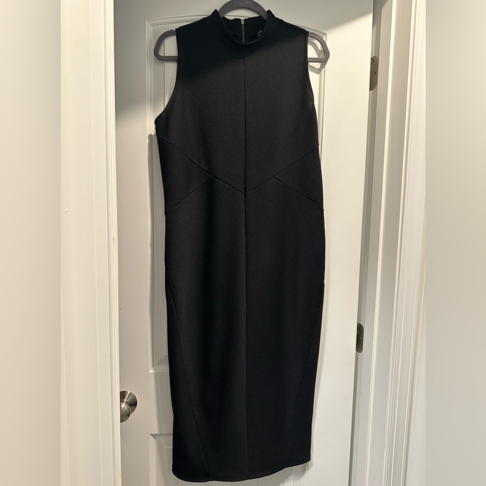 Worthington fitted sleevless dress.